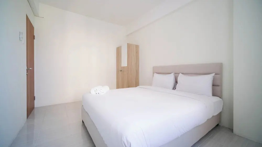 Сурабая: Best Choice And Homey 2Br At Puncak Dharmahusada Apartment