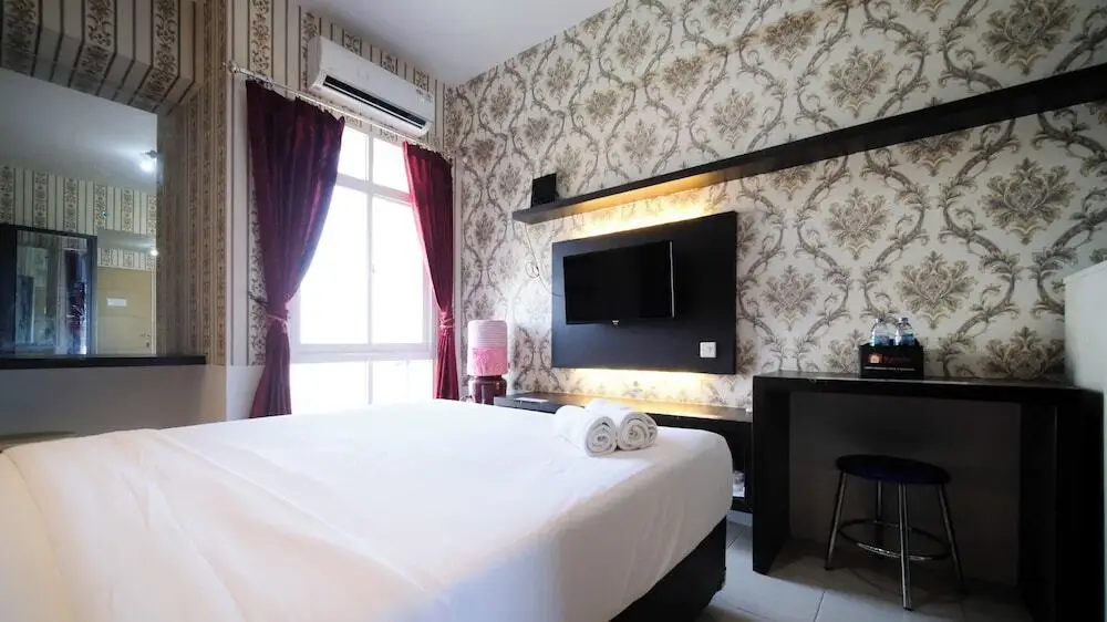 Сурабая: Best Choice And Cozy Studio At Bale Hinggil Apartment