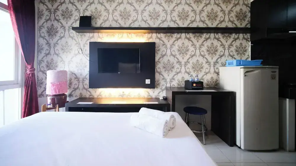 Сурабая: Best Choice And Cozy Studio At Bale Hinggil Apartment