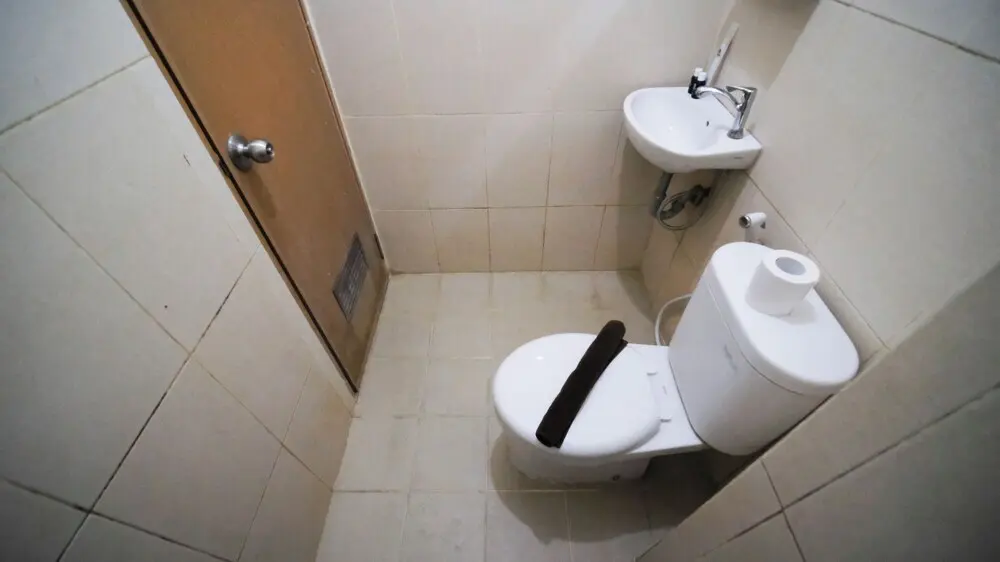Сурабая: Best Deals And Comfy Studio At Bale Hinggil Apartment