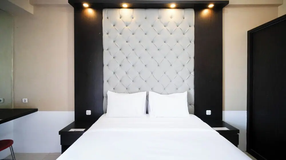 Сурабая: Best Deals And Comfy Studio At Bale Hinggil Apartment
