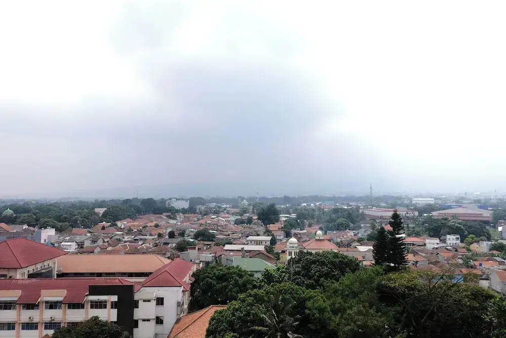 Чимахи: Homey 1Br Apartment At The Edge Bandung