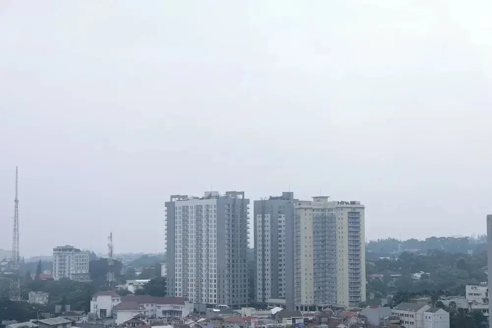 Бандунг: Good Deal Studio Room At Beverly Dago Apartment