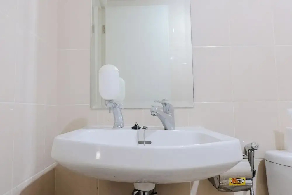 Бандунг: Homey 1Br Apartment With Extra Room At Parahyangan Residence