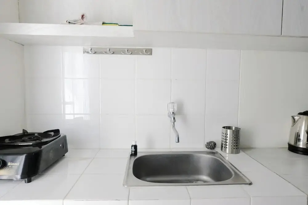 Бандунг: Homey 1Br Apartment With Extra Room At Parahyangan Residence