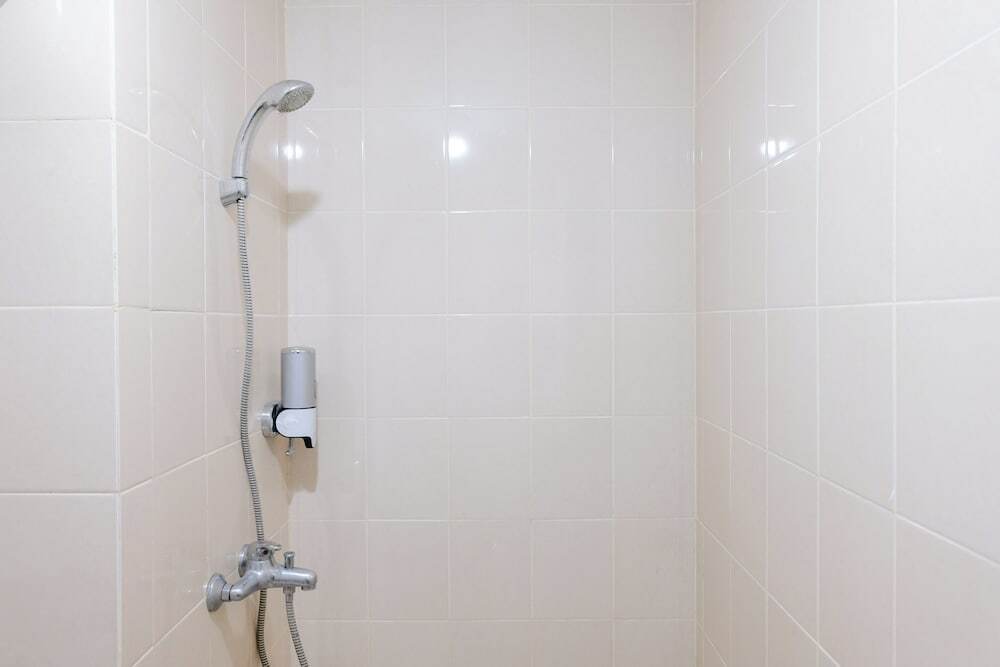 Бандунг: Homey 1Br Apartment With Extra Room At Parahyangan Residence