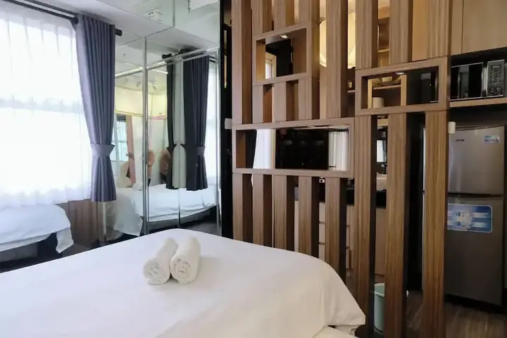 Бандунг: Spacious And Unique Studio With City View Apartment At Parahyangan Residence