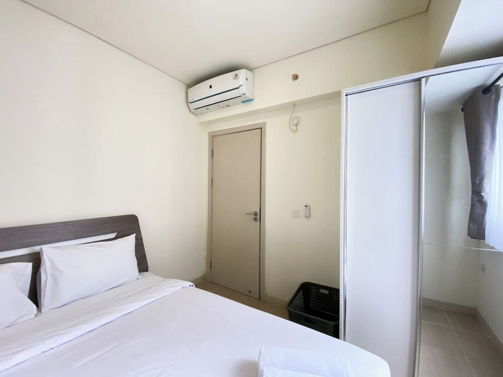 Сибату: Cozy Living And Strategic 2Br At Meikarta Apartment