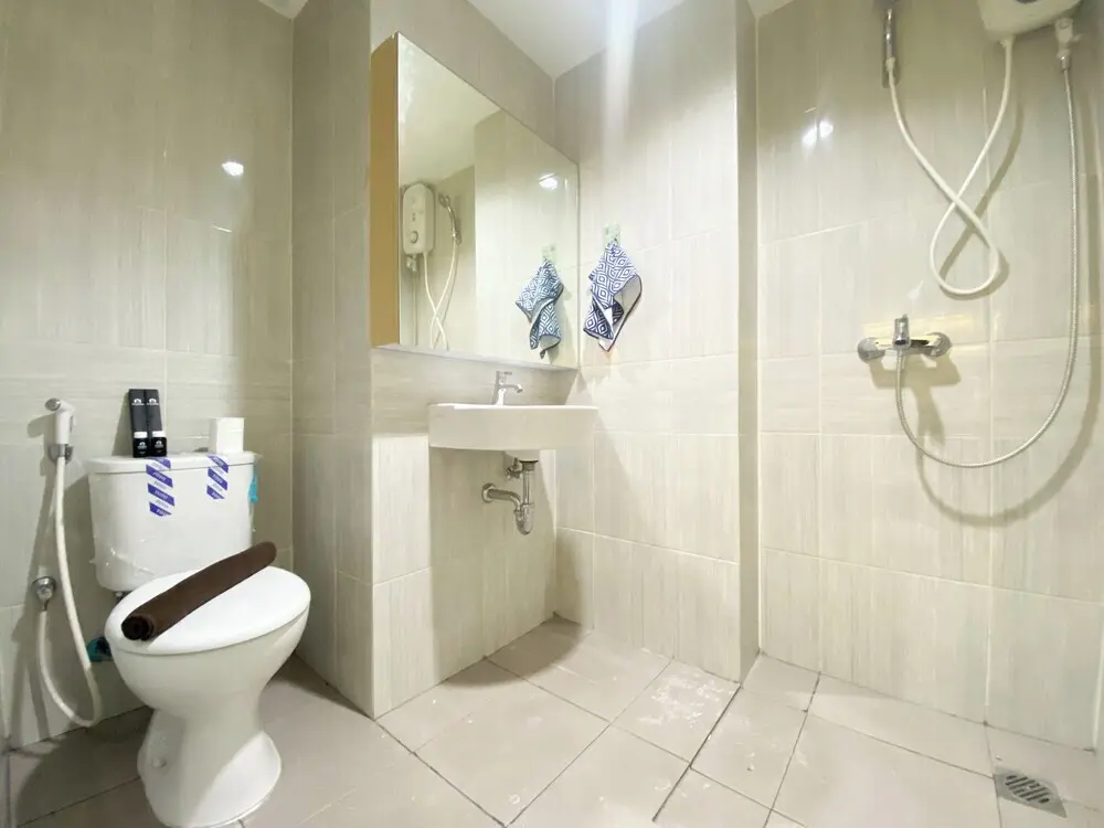 Бекаси: Homey And Best Deal Studio At Vasanta Innopark Apartment