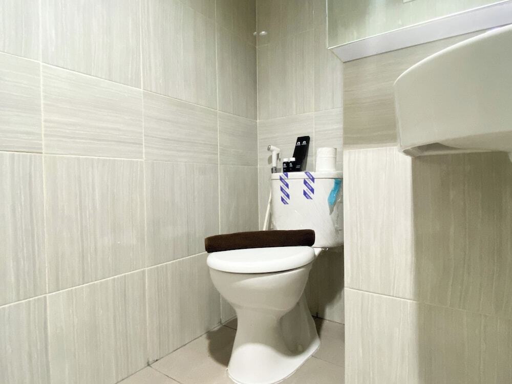 Бекаси: Homey And Best Deal Studio At Vasanta Innopark Apartment