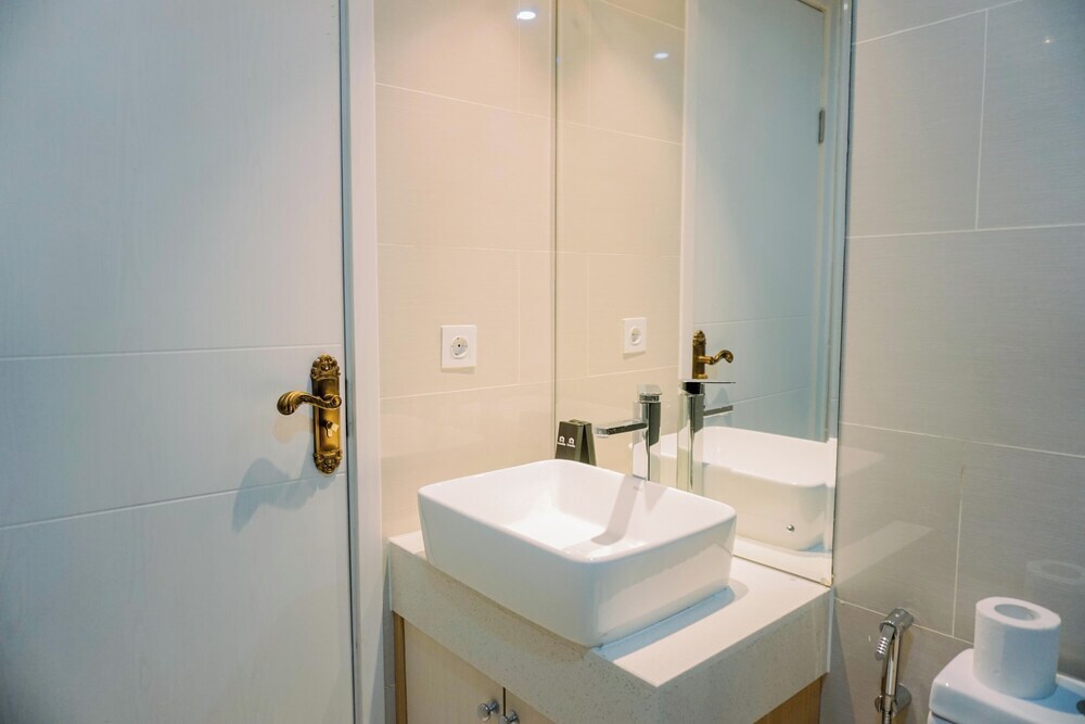 Джакарта: Comfort 1Br With Working Room At Daan Mogot City Apartment
