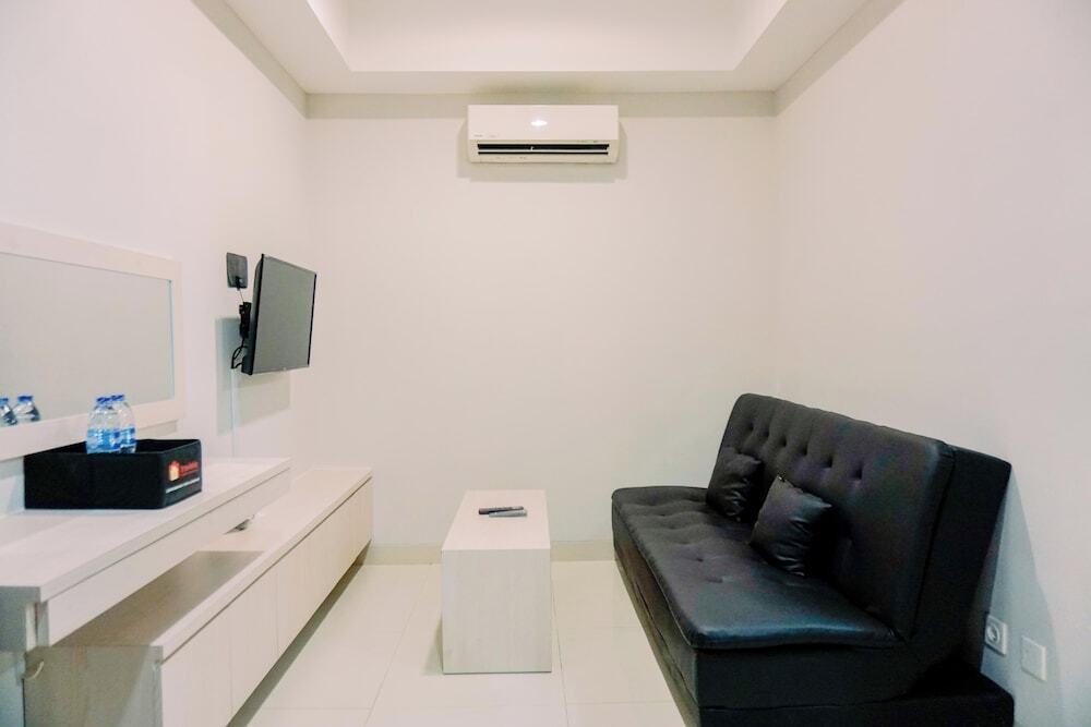 Джакарта: Homey And Modern 2Br At The Mansion Kemayoran Apartment