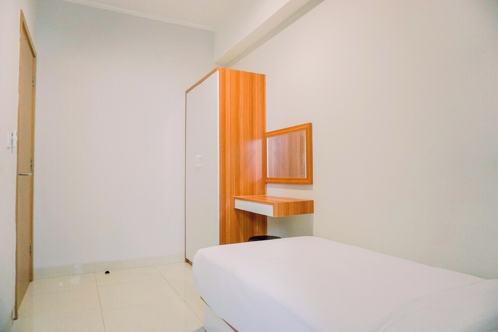 Джакарта: Homey And Modern 2Br At The Mansion Kemayoran Apartment