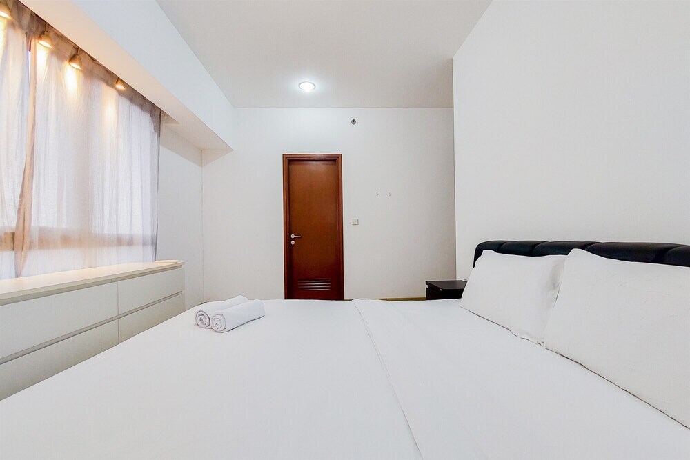 Legok: Elegant And Comfortable 2Br M-Town Signature Apartment