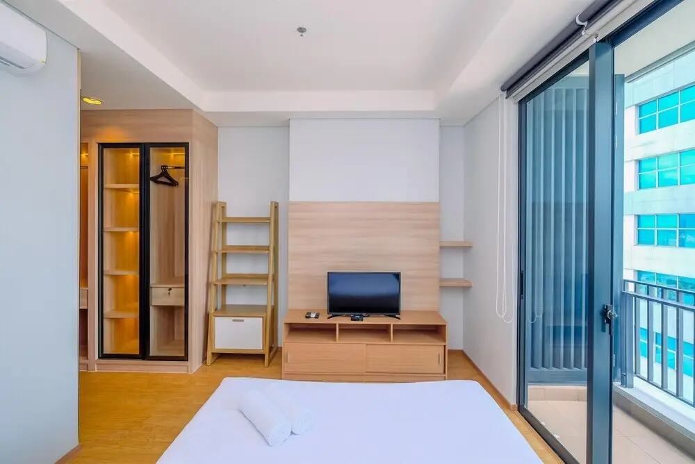 Джакарта: Modern and New 1BR across LRT Station Samara Suites Apartment