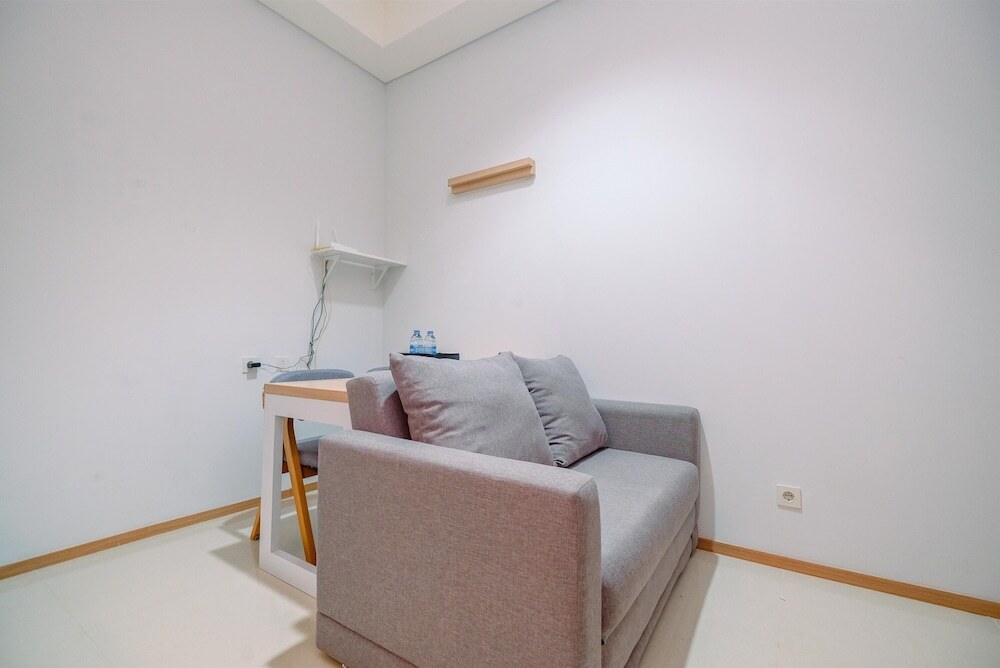 Джакарта: Modern and New 1BR across LRT Station Samara Suites Apartment