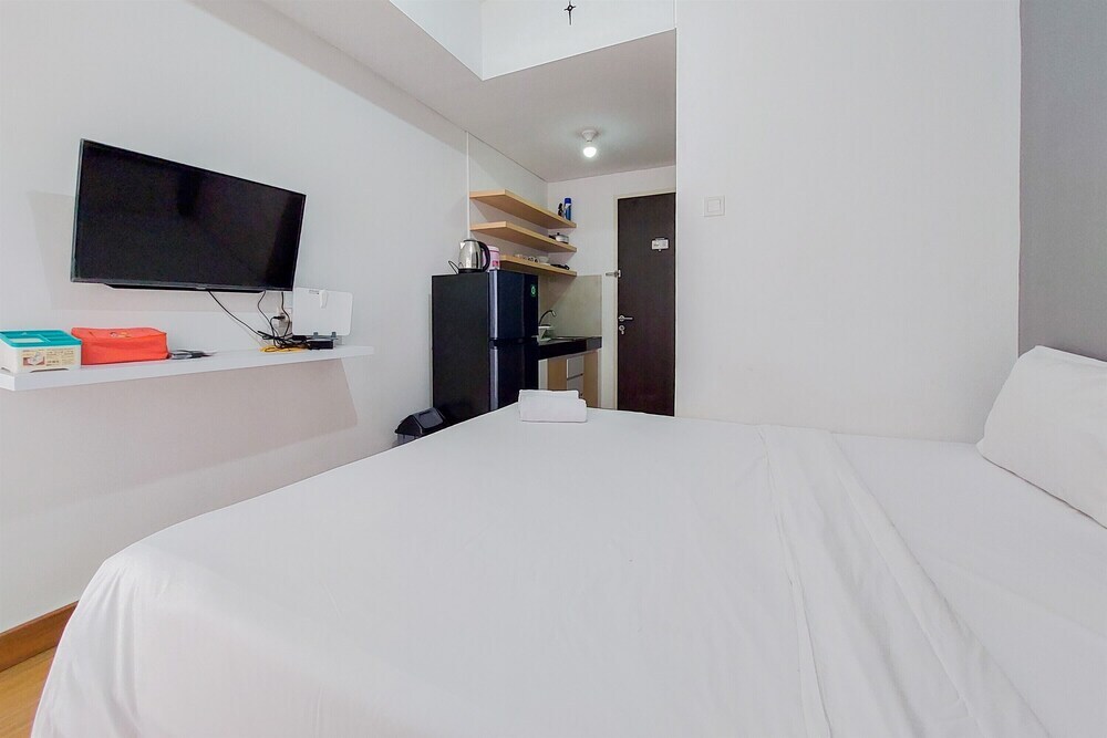 Legok: Minimalist And Cozy Studio Serpong Garden Apartment