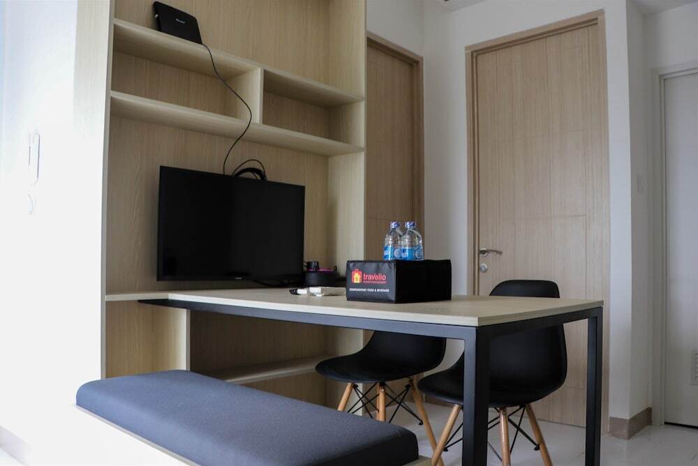 Южный Тангеранг: Restful And Cozy 2Br Tokyo Riverside Pik 2 Apartment