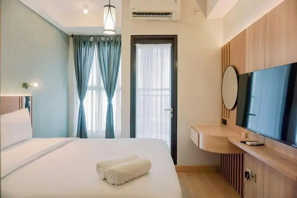 Южный Тангеранг: Stunning Studio Transpark Bintaro Apartment