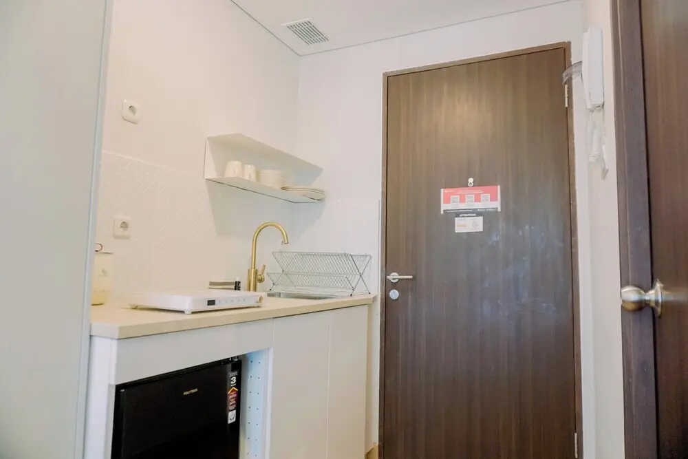 Южный Тангеранг: Stunning Studio Transpark Bintaro Apartment