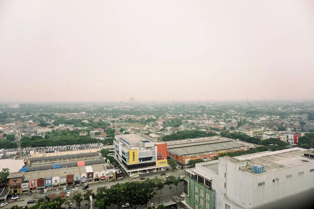 Южный Тангеранг: Stunning Studio Transpark Bintaro Apartment