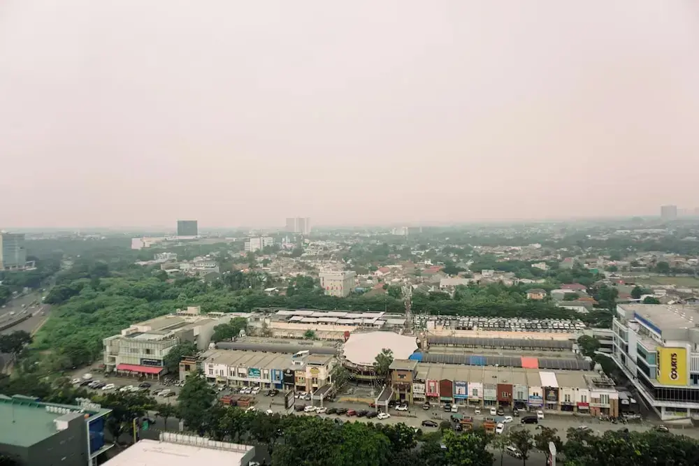 Южный Тангеранг: Stunning Studio Transpark Bintaro Apartment