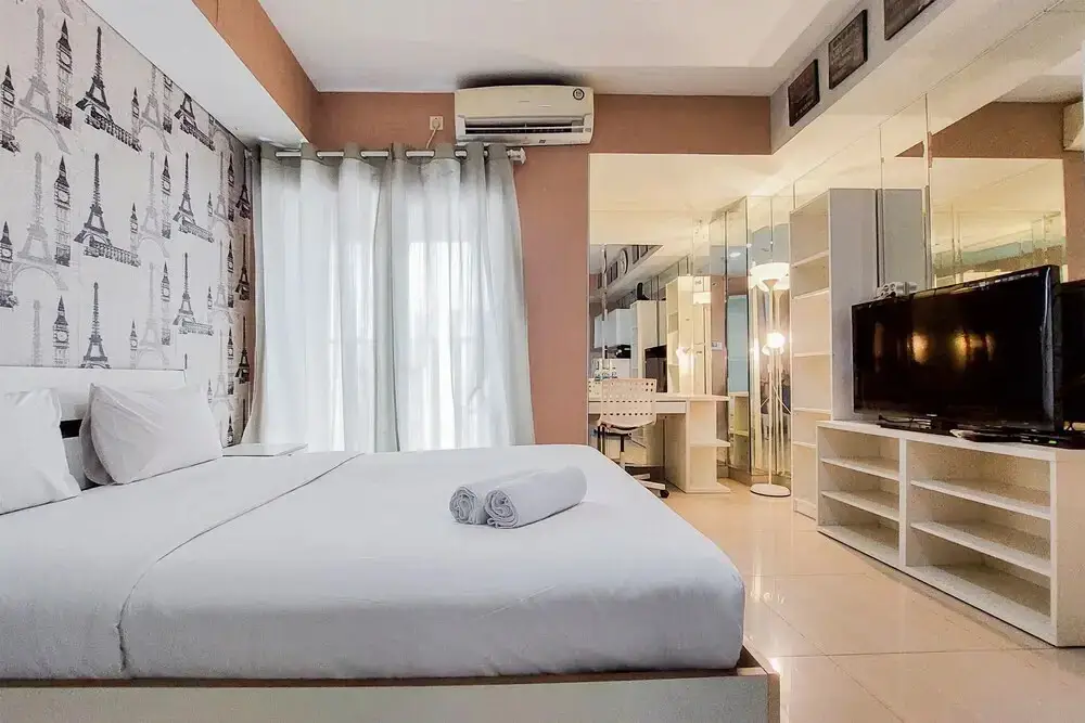 Legok: Cozy And Minimalist Studio Room Paramount Skyline Apartment