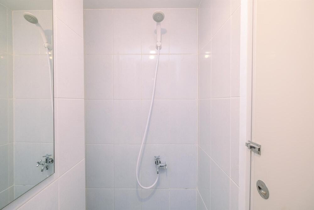 Южный Тангеранг: Homey And Simply Look Studio Tokyo Riverside Pik 2 Apartment