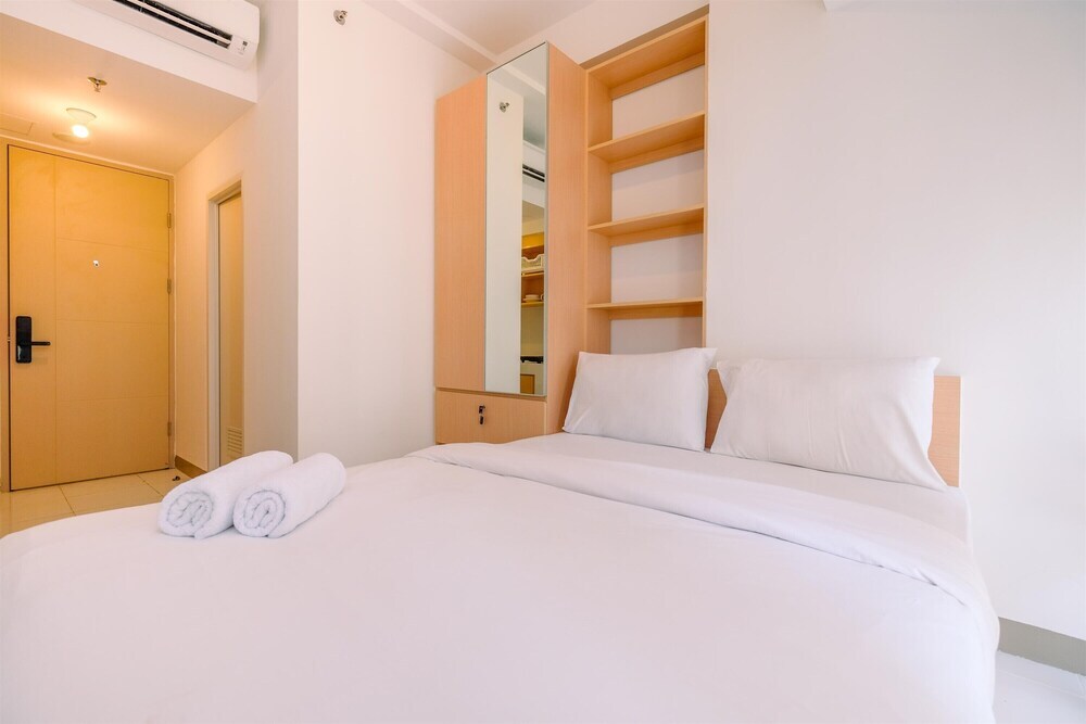 Южный Тангеранг: Homey And Simply Look Studio Tokyo Riverside Pik 2 Apartment