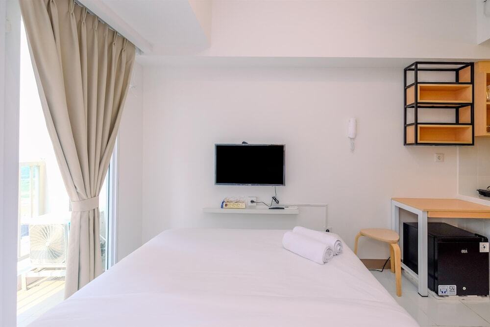 Южный Тангеранг: Homey And Simply Look Studio Tokyo Riverside Pik 2 Apartment