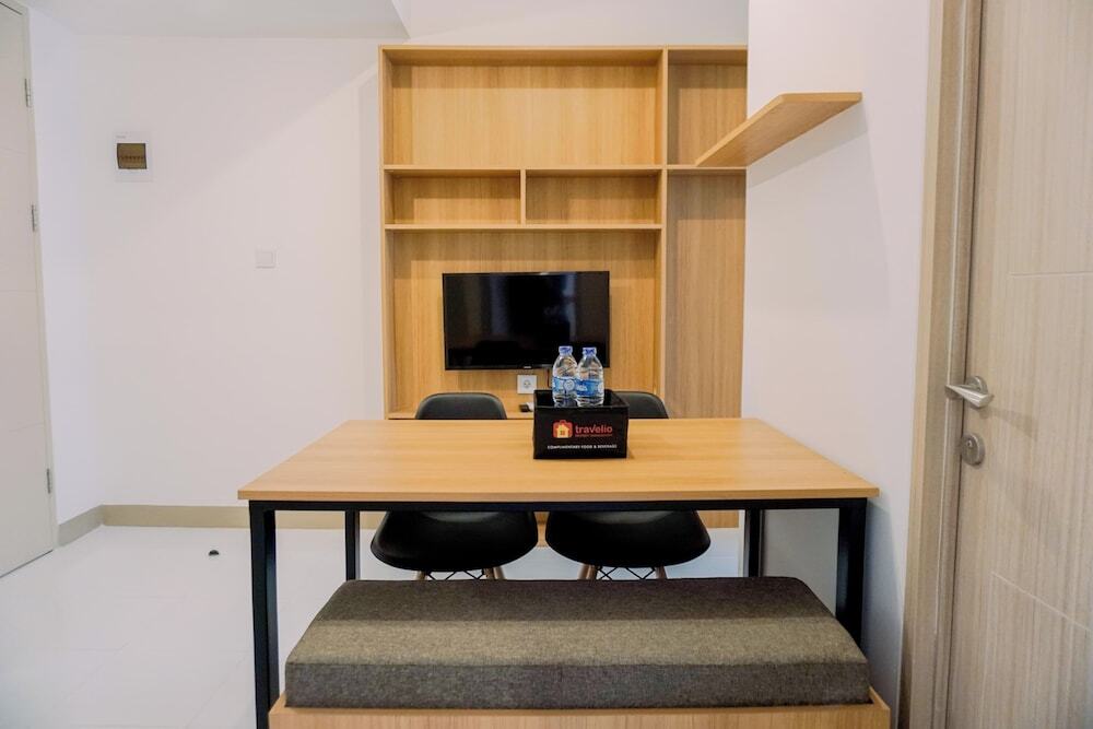 Южный Тангеранг: 2Br Furnished With Pool View At Tokyo Riverside Pik 2 Apartment