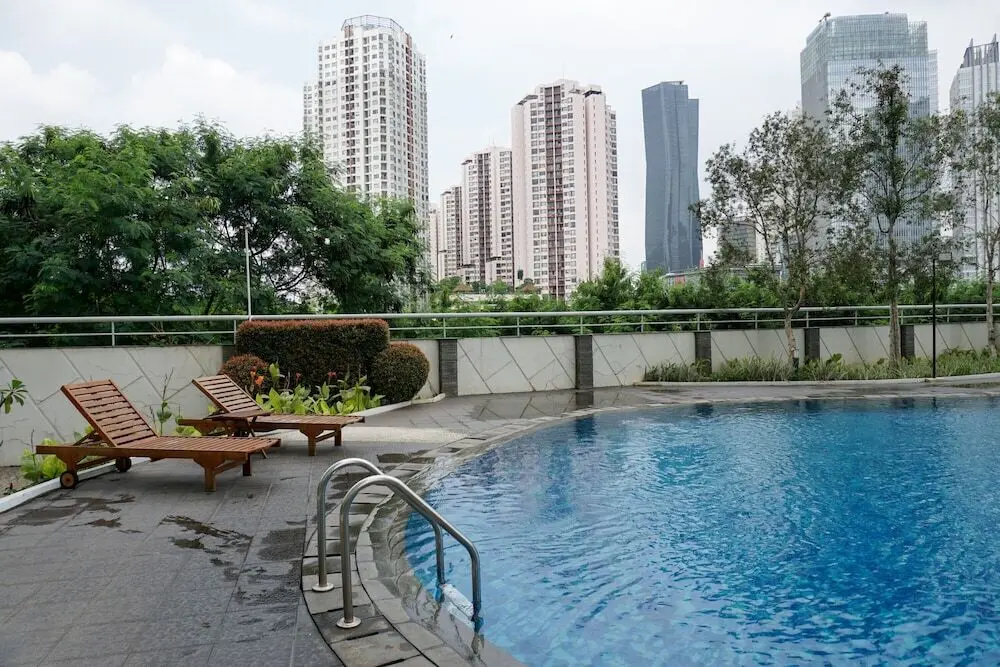 Джакарта: Elegant And And Spacious 1Br The Wave Kuningan Apartment