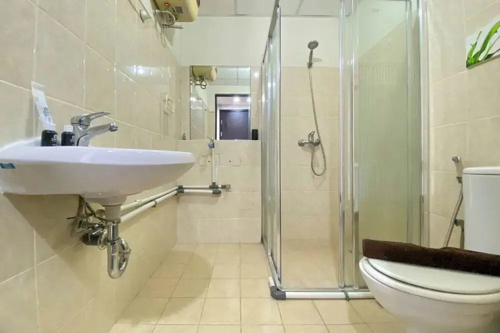 Джакарта: Elegant And And Spacious 1Br The Wave Kuningan Apartment