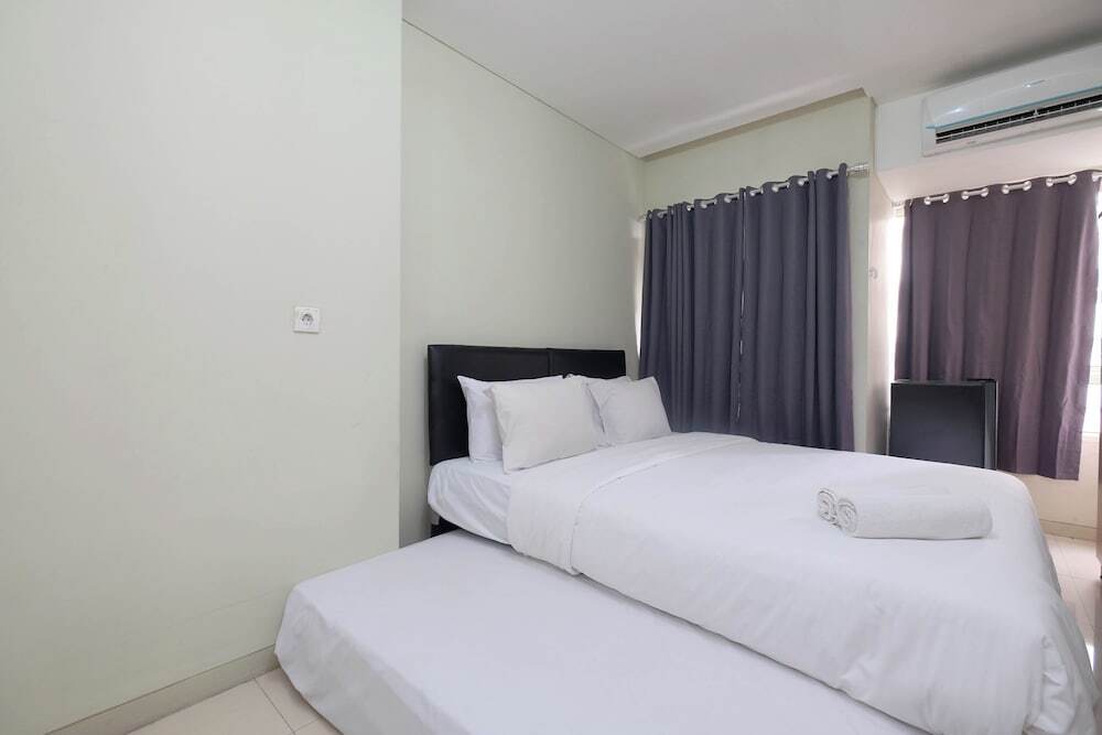 Джакарта: Comfort Studio For 4 Pax At Nifarro Park Apartment