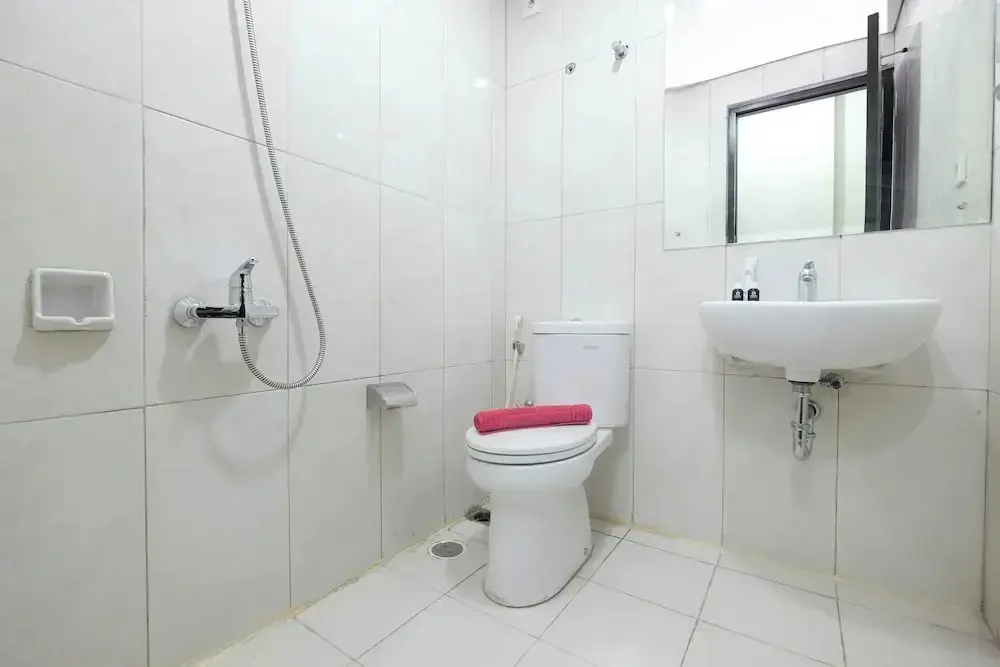 Джакарта: Comfort Studio For 4 Pax At Nifarro Park Apartment