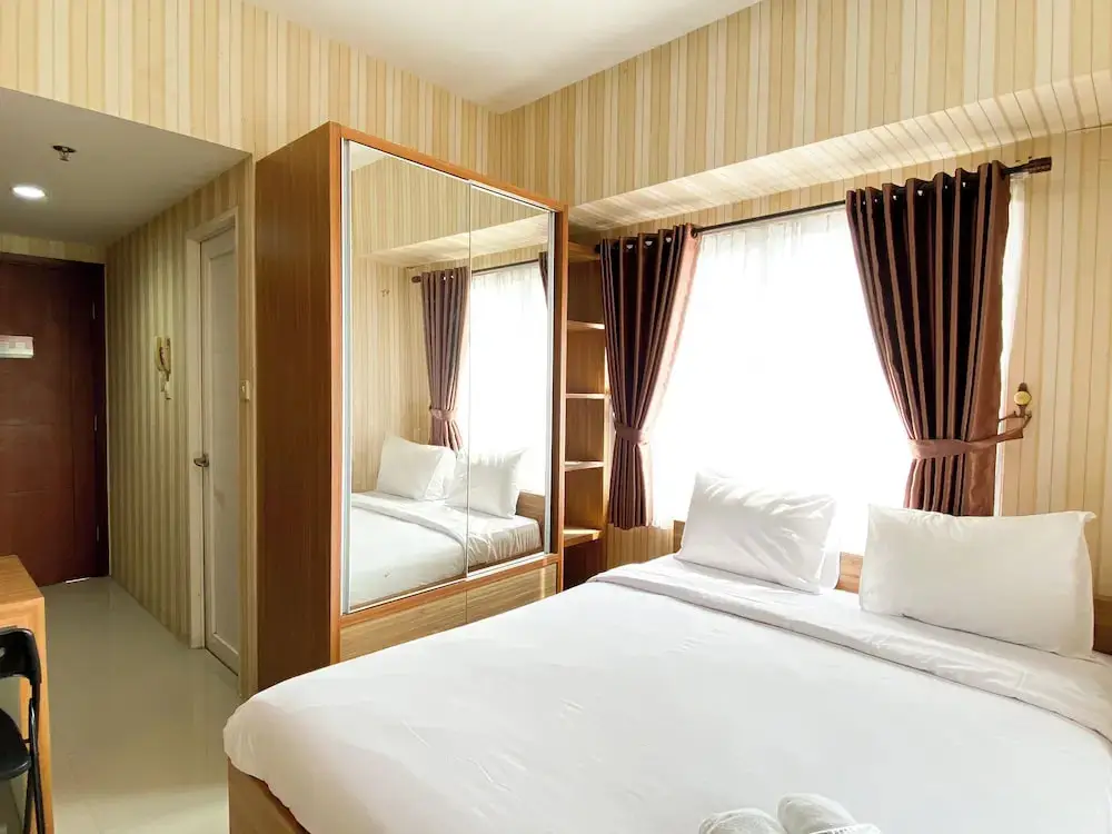 Караванг: Cozy Stay Studio At Tamansari Mahogany Karawang Apartment