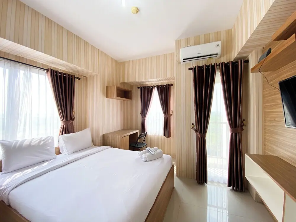 Караванг: Cozy Stay Studio At Tamansari Mahogany Karawang Apartment