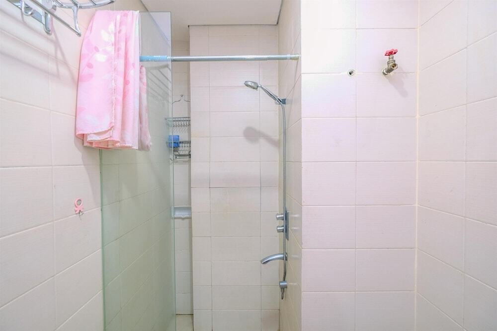 Джакарта: Nice And Comfort 2Br Apartment At Woodland Park Residence
