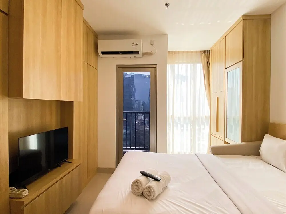 Джакарта: Modern Design And Homey Studio Ciputra World 2 Apartment