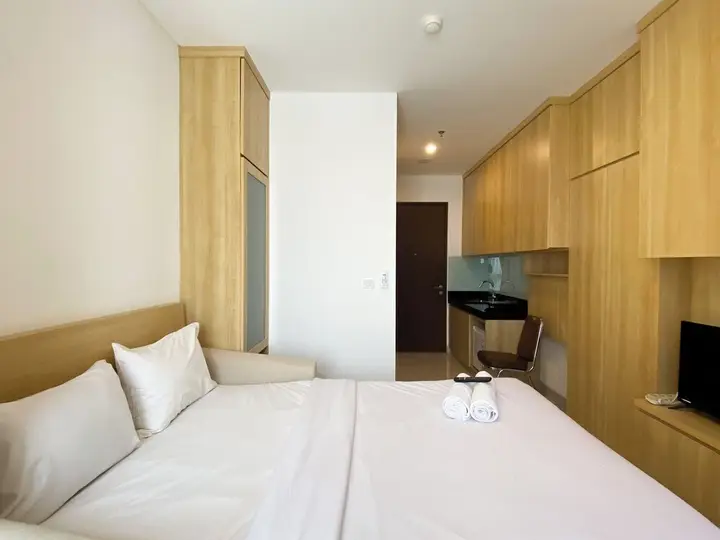 Джакарта: Modern Design And Homey Studio Ciputra World 2 Apartment