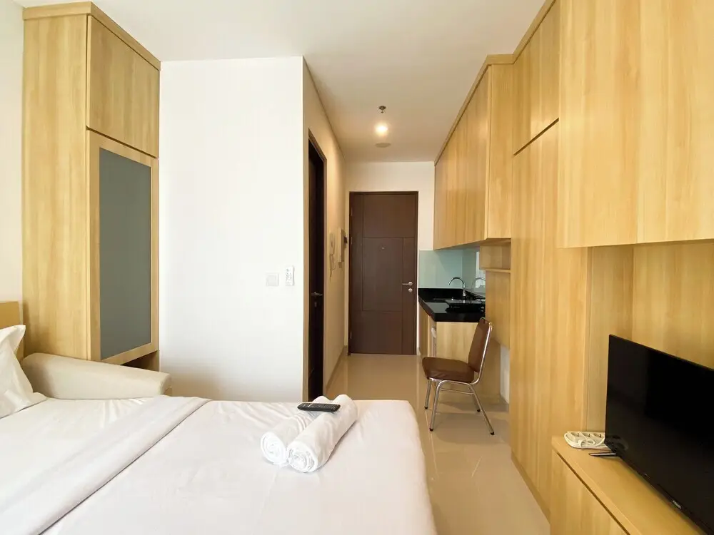 Джакарта: Modern Design And Homey Studio Ciputra World 2 Apartment