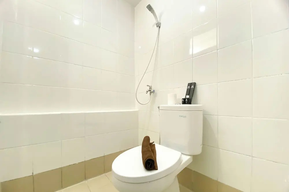 Джакарта: Full Furnished And Homey 2Br Bassura City Apartment Near Mall
