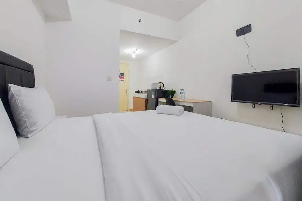 Legok: Homey And Elegant Studio Apartment M-Town Residence