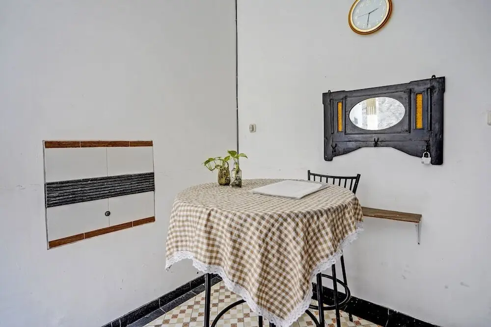 Сурабая: OYO Life 92030 Ef Palm Guest House Family
