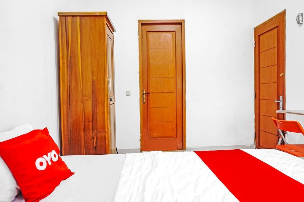 Южный Тангеранг: OYO 90846 Guesthouse Bintaro Asri Syariah