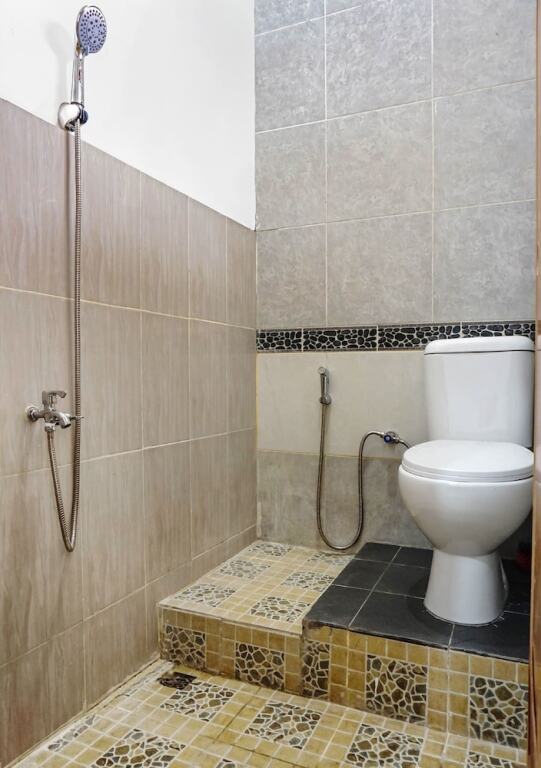 Южный Тангеранг: OYO 90846 Guesthouse Bintaro Asri Syariah