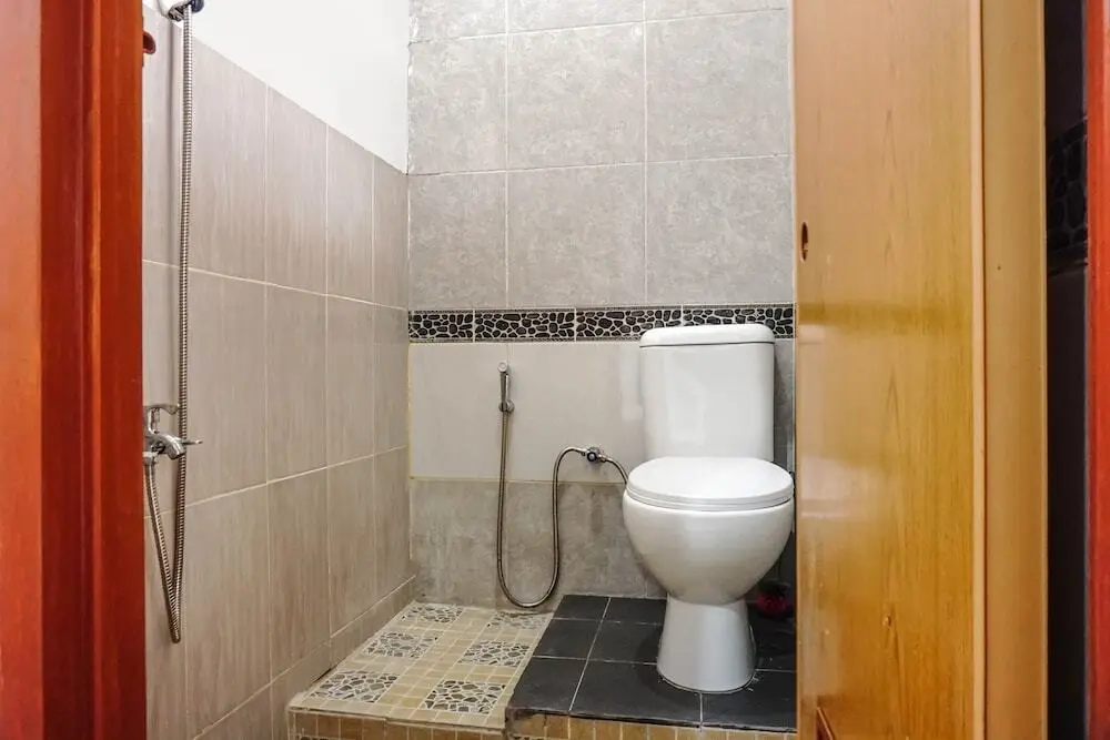 Южный Тангеранг: OYO 90846 Guesthouse Bintaro Asri Syariah