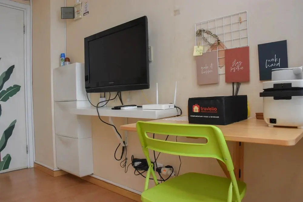 Джакарта: Nice And Warm Studio At Green Pramuka City Apartment