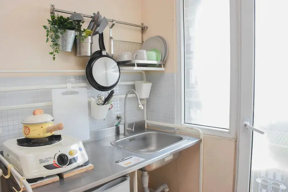Джакарта: Nice And Warm Studio At Green Pramuka City Apartment