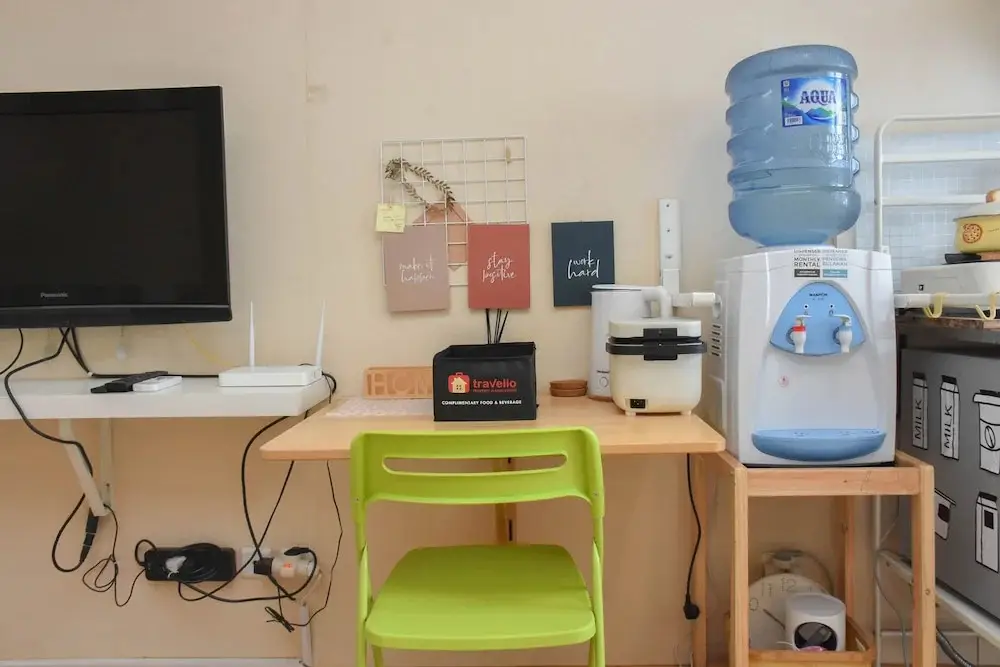 Джакарта: Nice And Warm Studio At Green Pramuka City Apartment